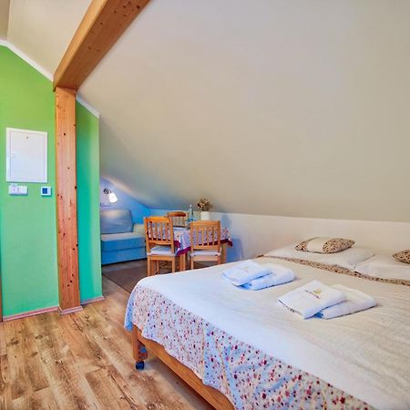 Penzion Pivnice - Jitravsky Dvorec Rynoltice Bagian luar foto