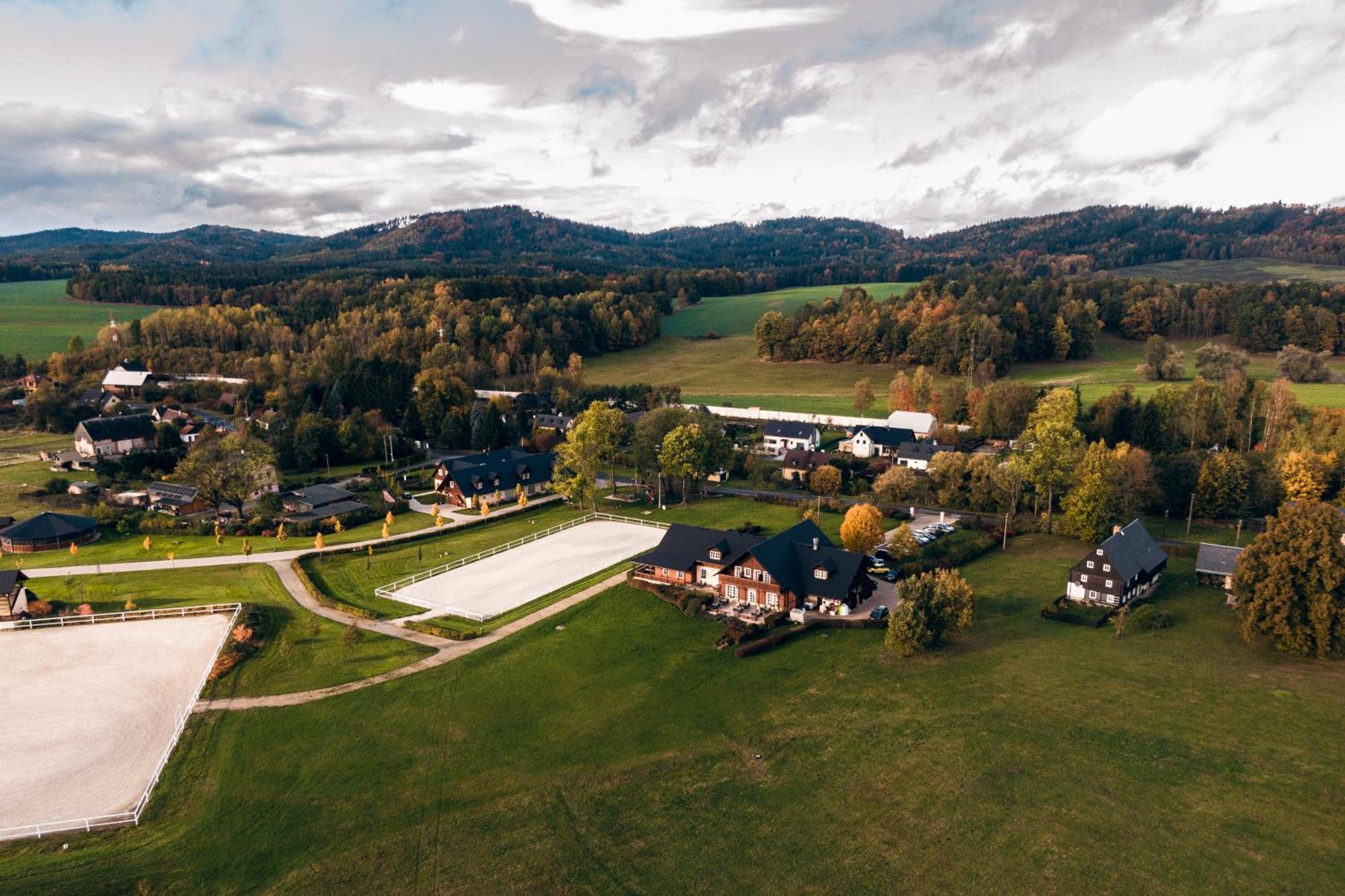 Penzion Pivnice - Jitravsky Dvorec Rynoltice Bagian luar foto